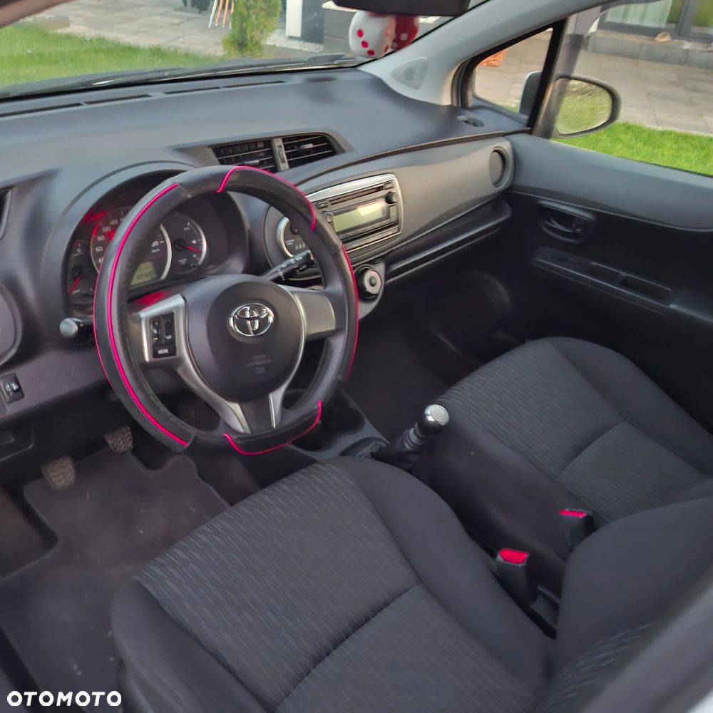 Toyota Yaris 1.4 D-4D Premium - 11