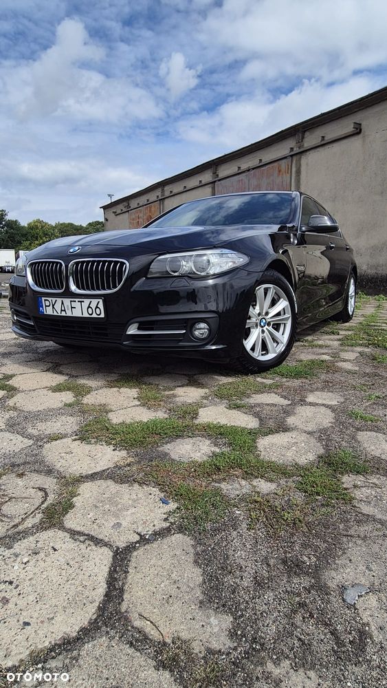 BMW Seria 5 525d xDrive - 4