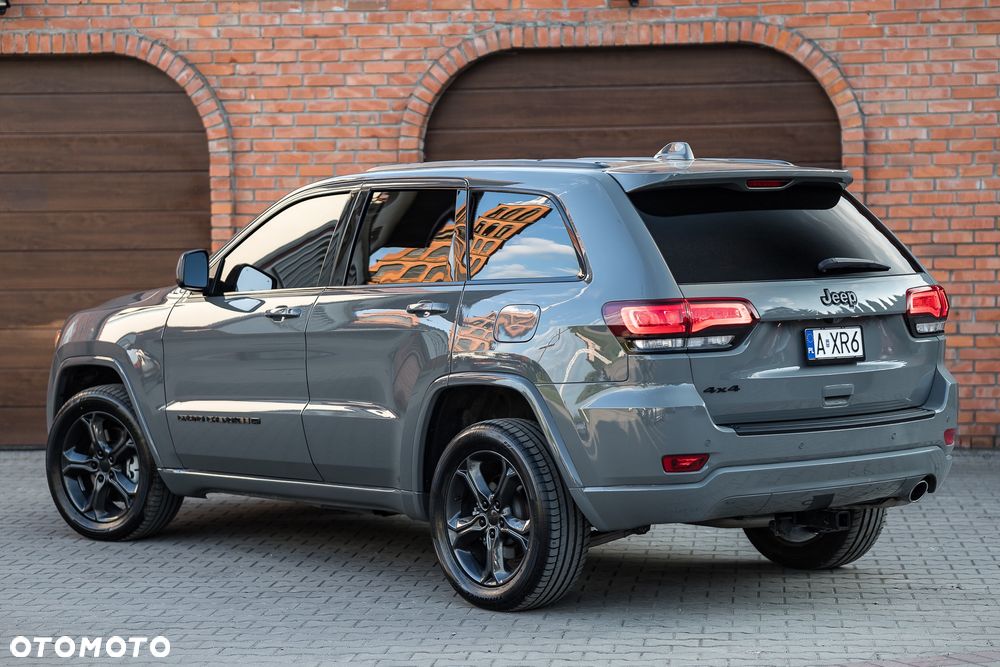 Jeep Grand Cherokee - 13
