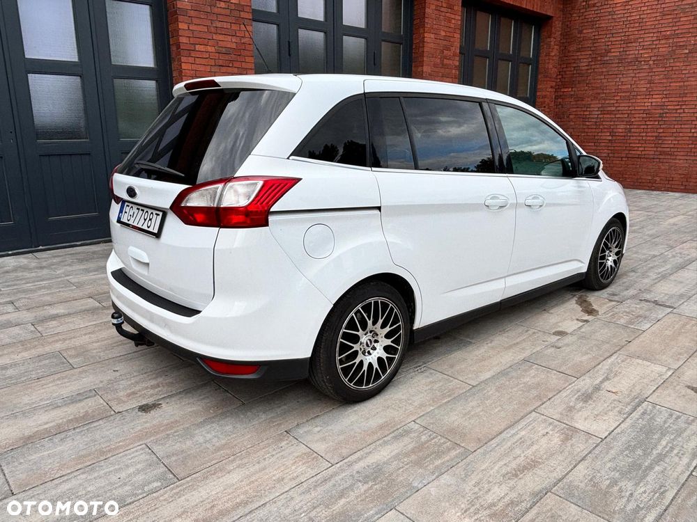 Ford Grand C-MAX - 11