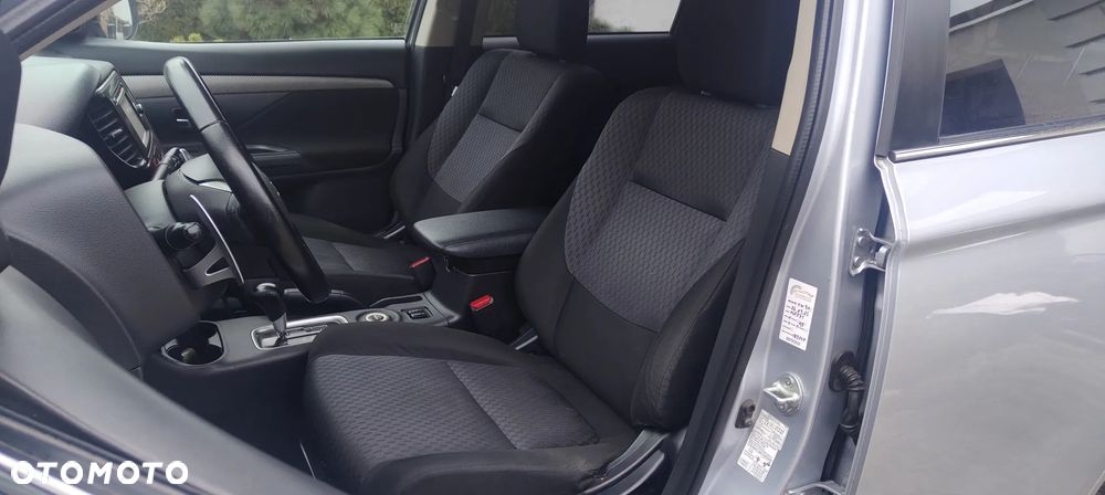 Mitsubishi Outlander 2.0 Intense 4WD CVT - 15