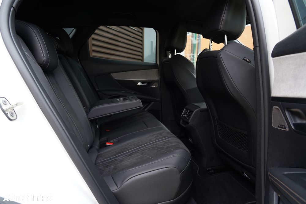 Peugeot 3008 PHEV EAT8 4X4 GT Pack - 23
