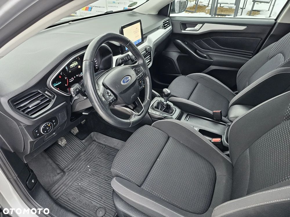 Ford Focus SW - 11