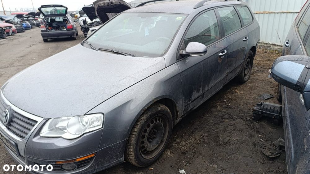 35892 VW passat b6 model od 06-10 silnik 2.0 TDI CBAB 140 km skrzynia KNS lakier LA7T - 7