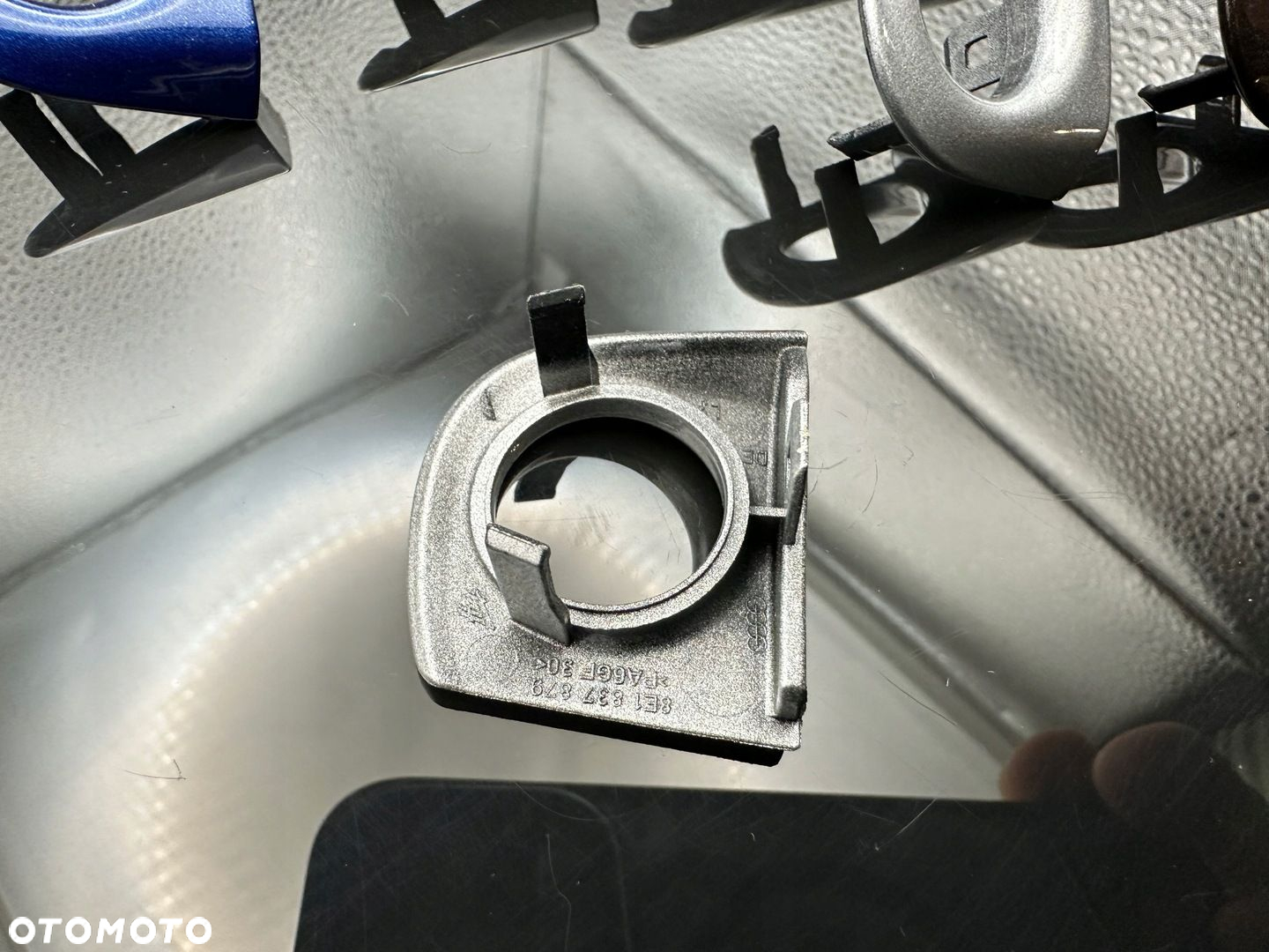 osłona zaślepka klamki drzwi przednich Audi A3 / A4 B6 i B7 8E1837879 ROH - 11