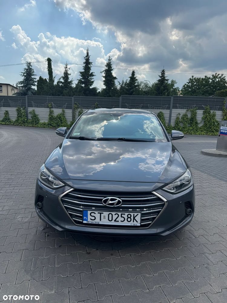 Hyundai Elantra 1.6 Style - 1