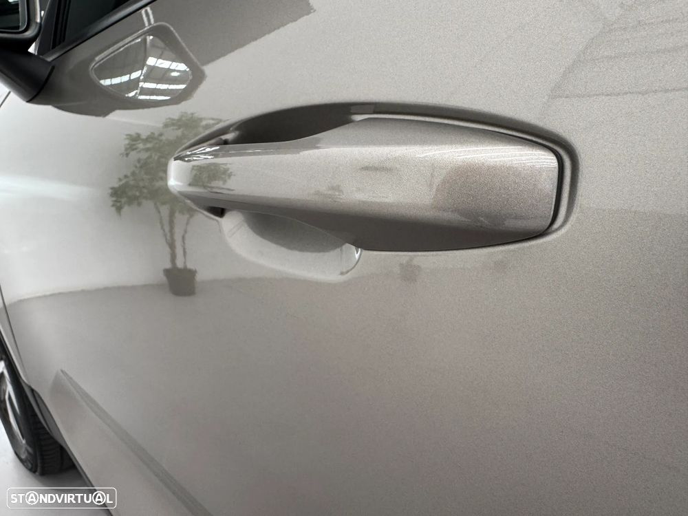 Volvo XC 40 B4 B DKG Momentum Pro - 8