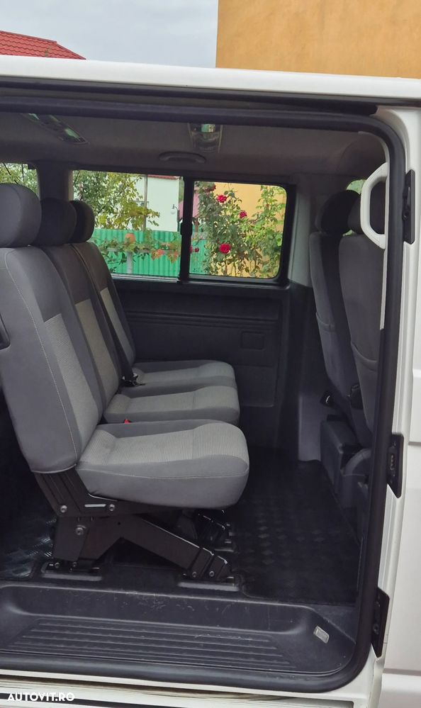 Volkswagen Caravelle - 18