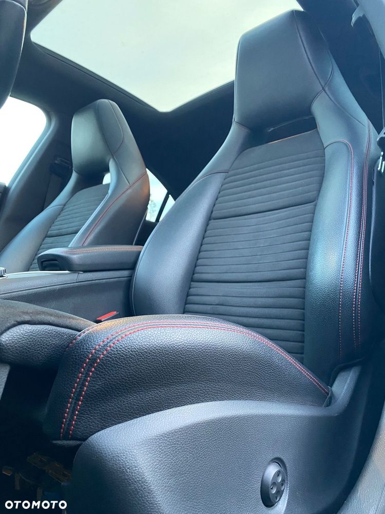 Mercedes-Benz CLA AMG 45 4-Matic - 8