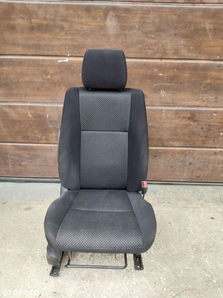 Suzuki Grand Vitara II JT Fotel prawy przód air bag 5D - 1