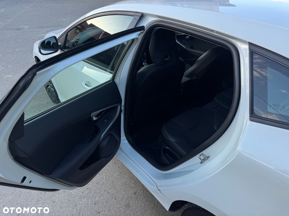 Volvo V40 T2 Geartronic Momentum - 20