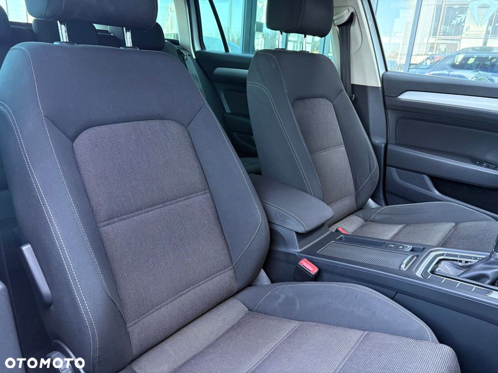 Volkswagen Passat - 17