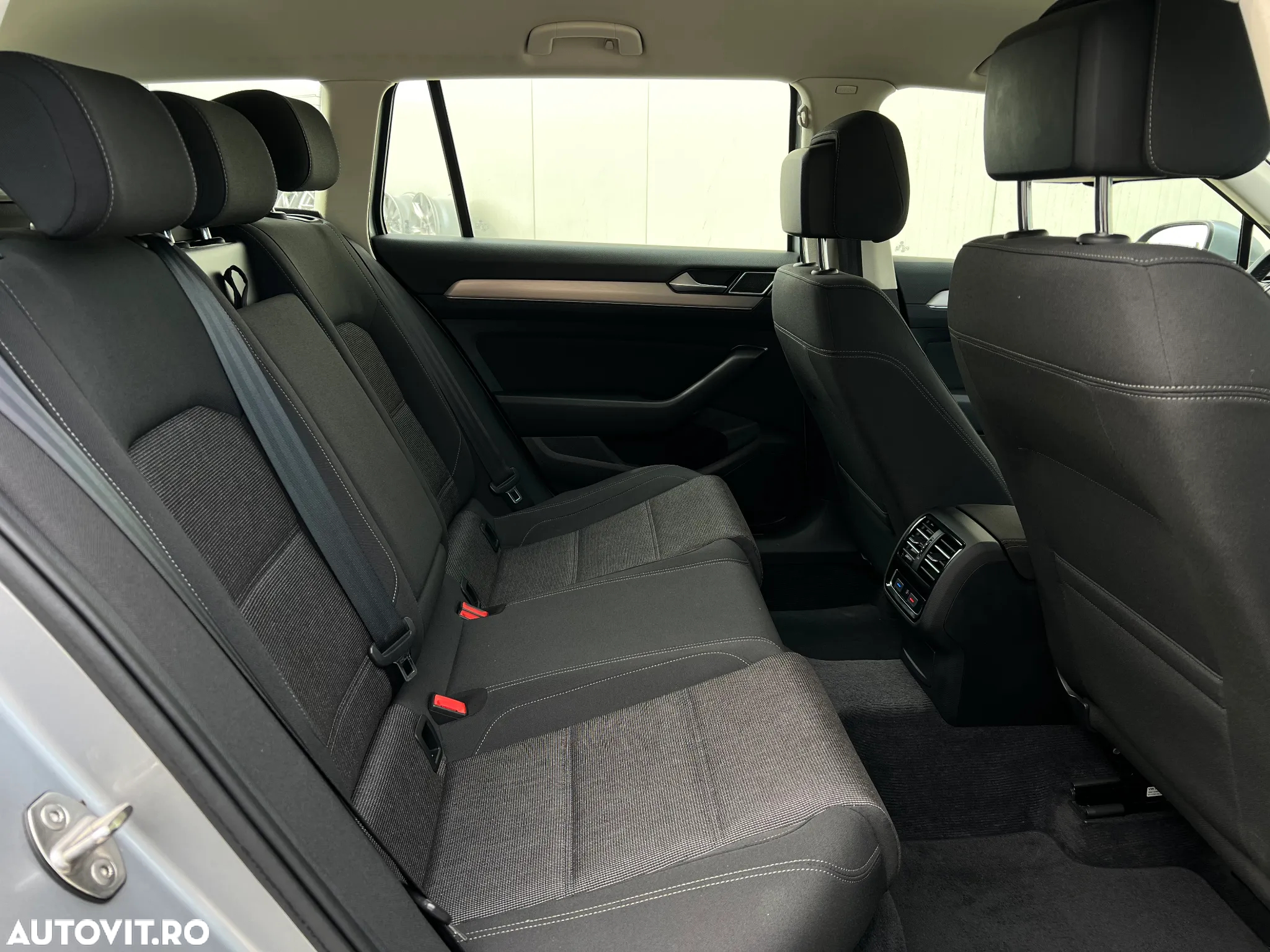 Volkswagen Passat - 8