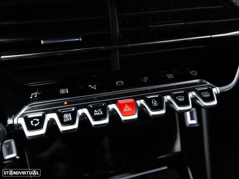 Peugeot 2008 1.5 BlueHDi GT EAT8 - 18
