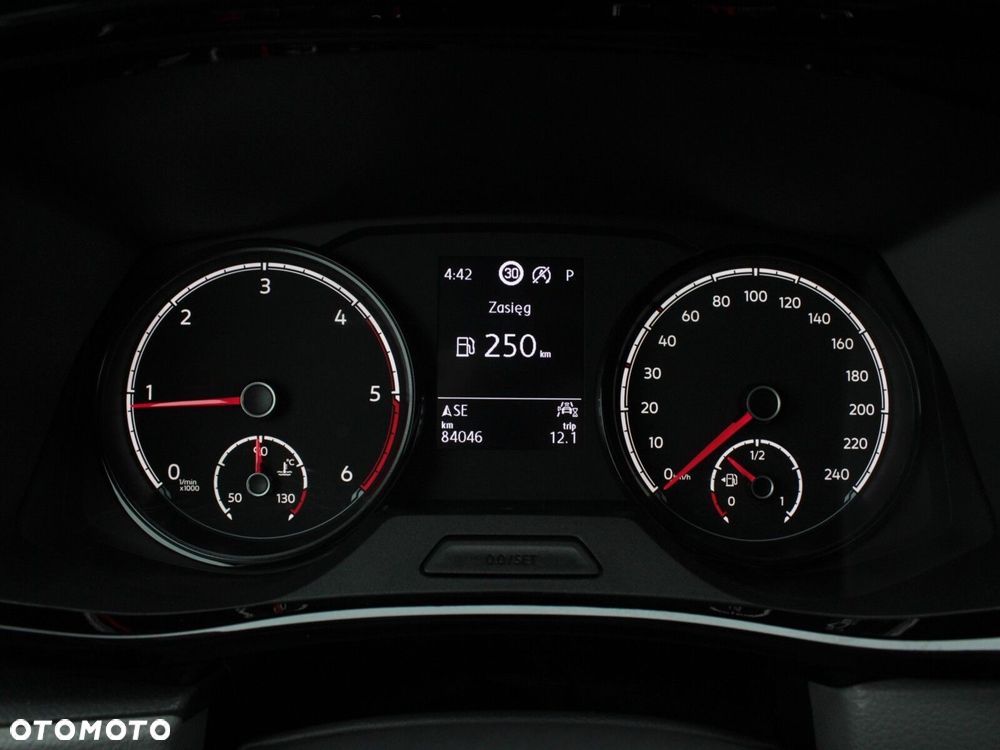 Volkswagen Caravelle - 19