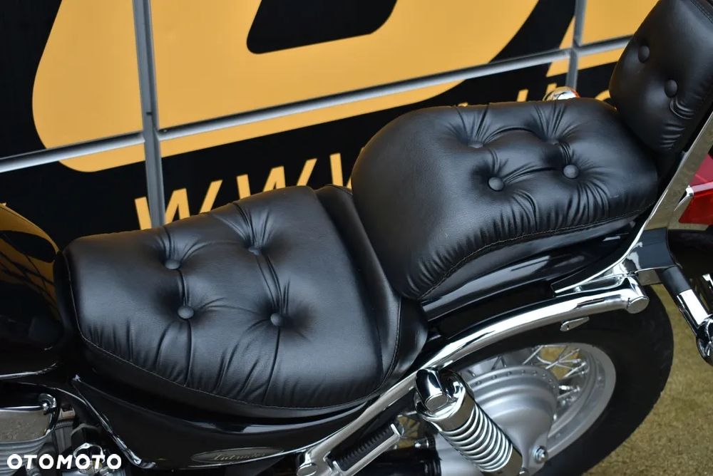 Suzuki Intruder - 13