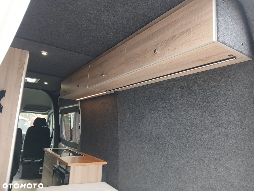 Mercedes-Benz Sprinter - 24