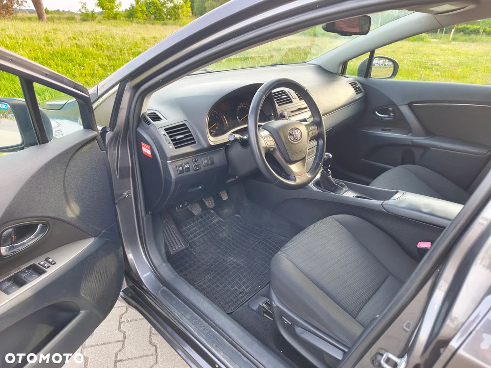 Toyota Avensis 1.8 Sol plus - 12