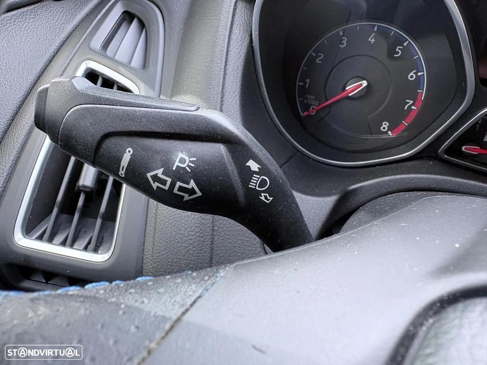 Ford Focus 2.3 EcoBoost S&S 4WD RS - 38
