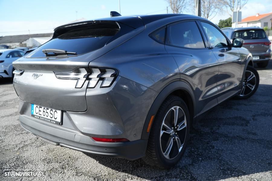 Ford Mustang Mach-E 75.7 kWh Base - 9