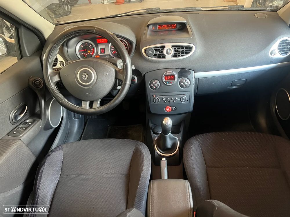 Renault Clio 1.5 dCi Dynamique S - 16