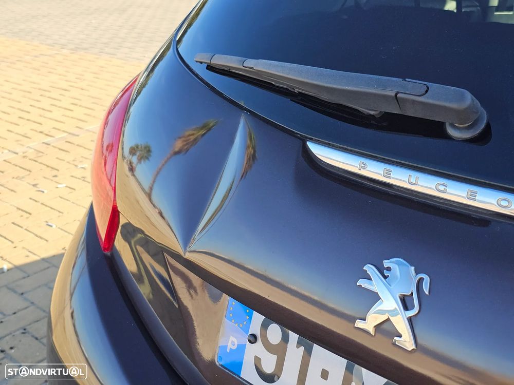 Peugeot 208 1.6 e-HDi Allure - 6