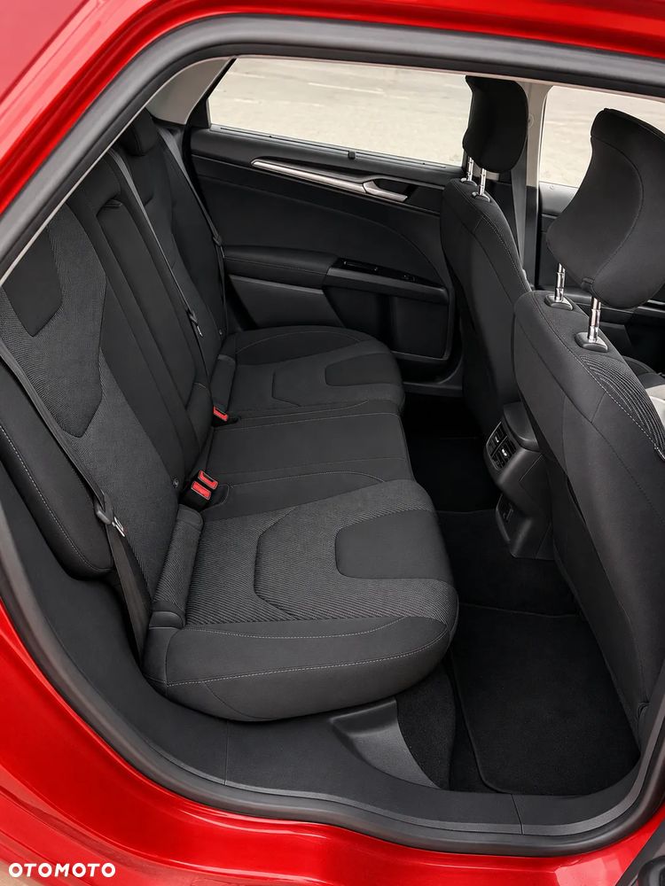 Ford Mondeo 2.0 EcoBoost Titanium - 9