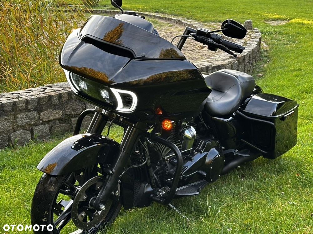Harley-Davidson Touring Road Glide - 20