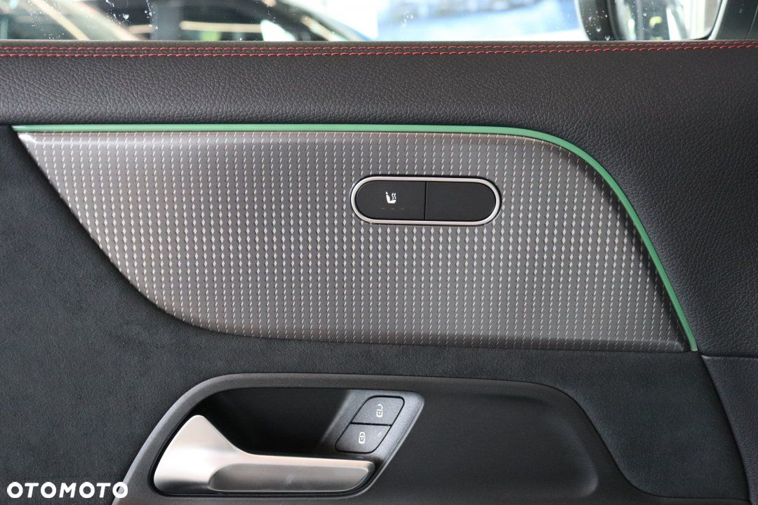 Mercedes-Benz EQA - 12