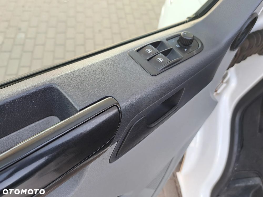 Volkswagen Transporter - 27