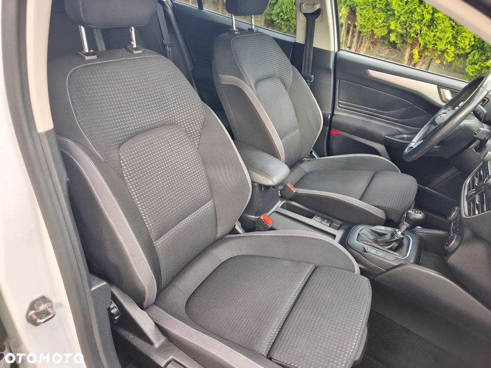Ford Focus - 28