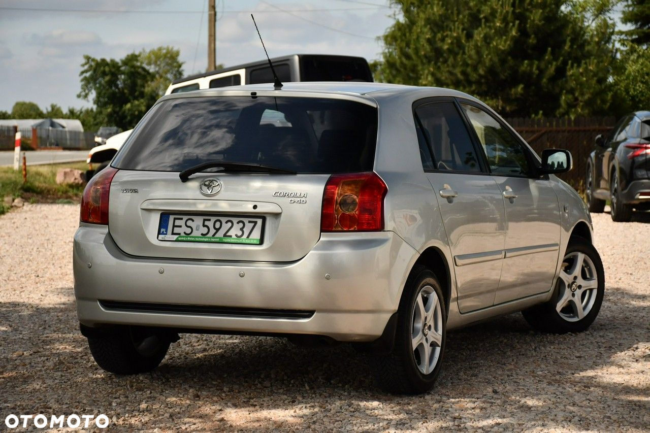 Toyota Corolla - 22