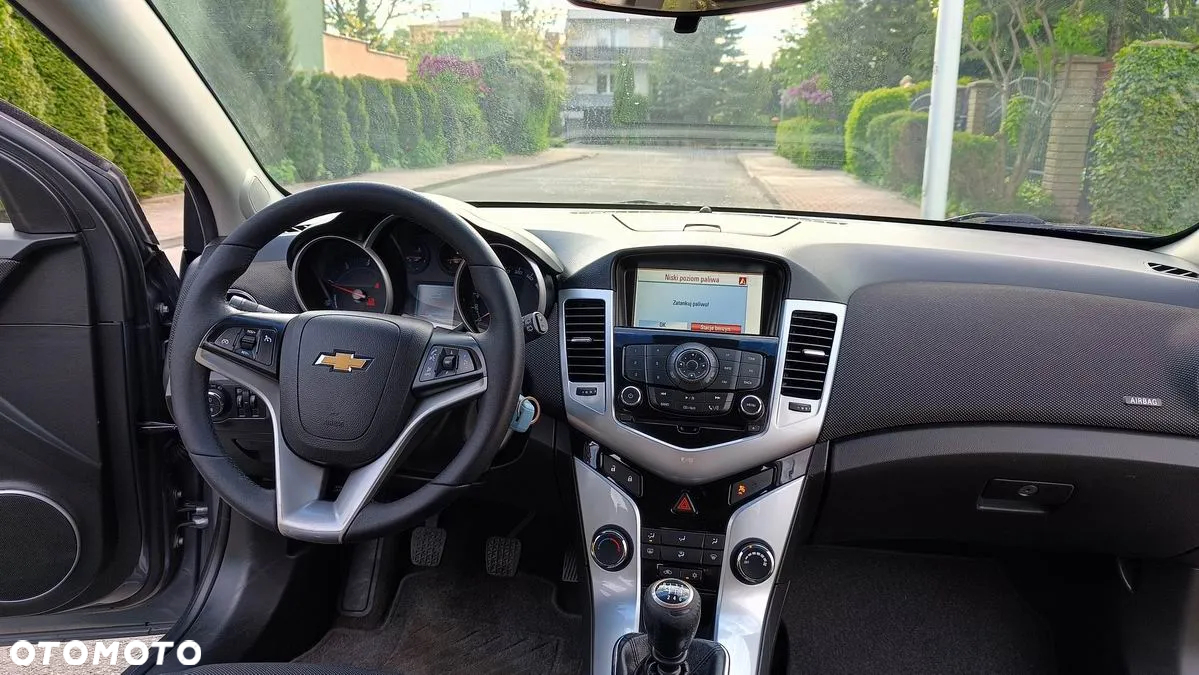 Chevrolet Cruze 1.7 LT - 23