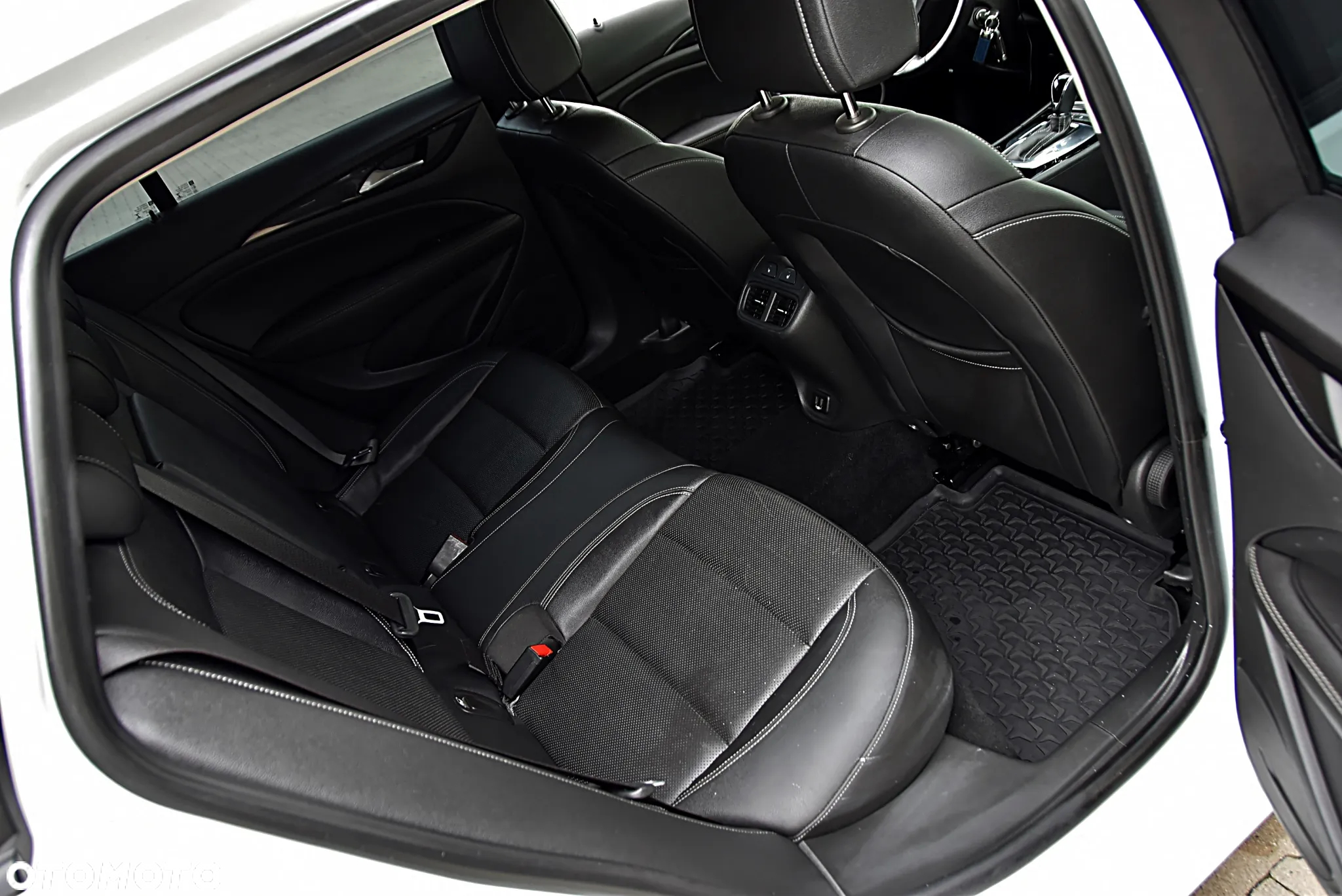 Opel Insignia Grand Sport 2.0 BiTurbo D 4x4 Automatik Innovation - 14