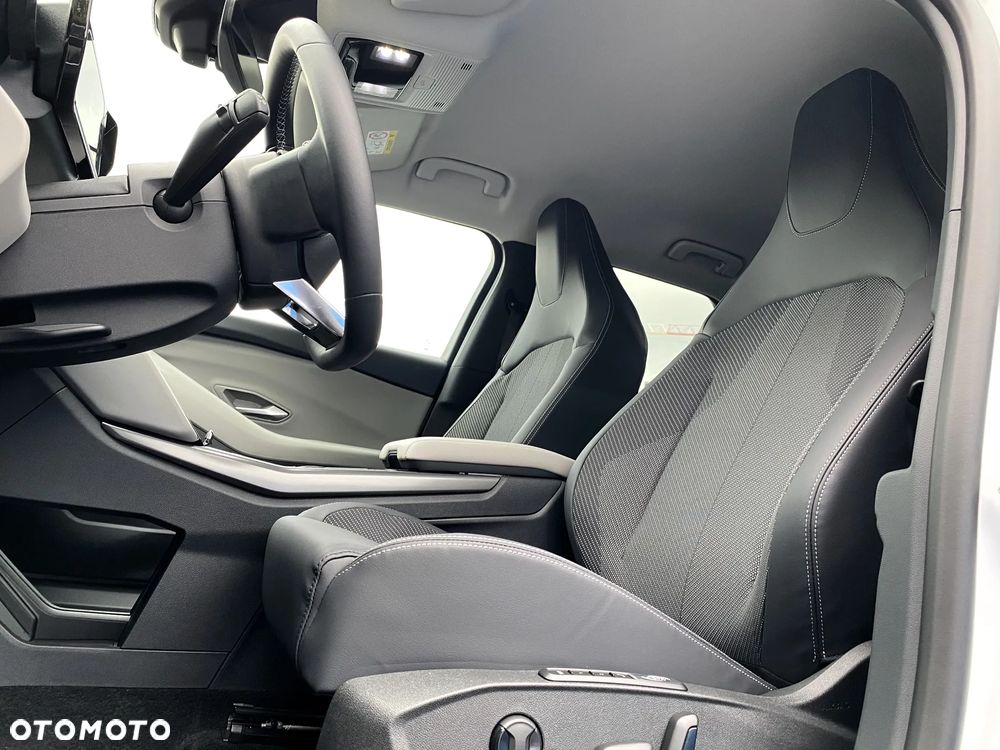 Ford Explorer 77kWh RWD - 12