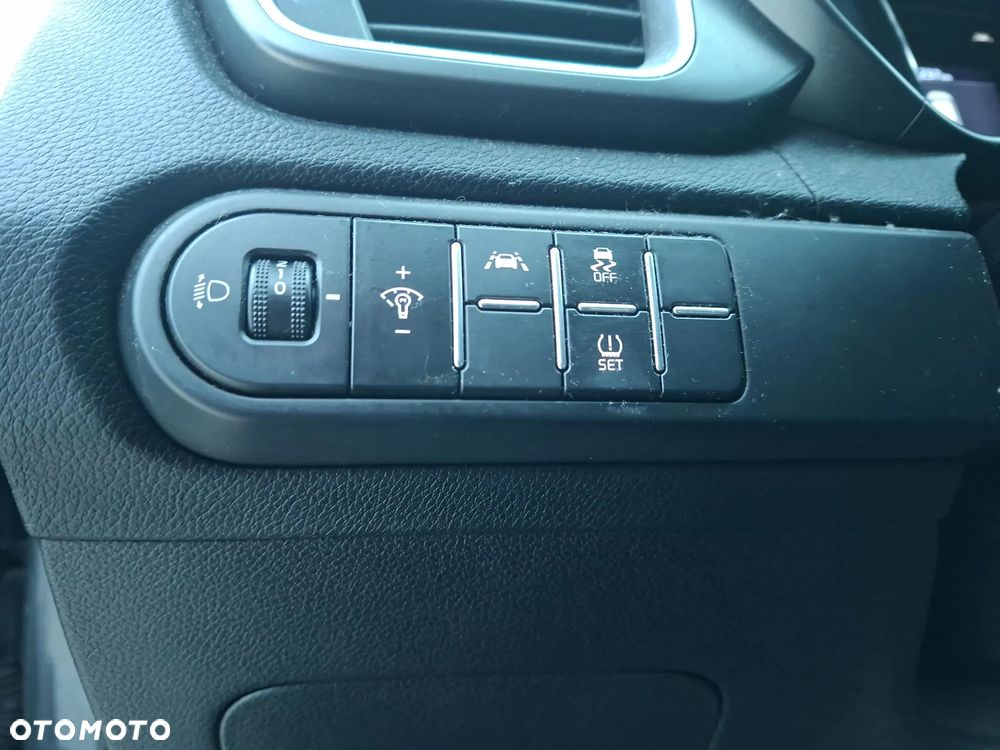Kia Ceed 1.4 T-GDI M - 21