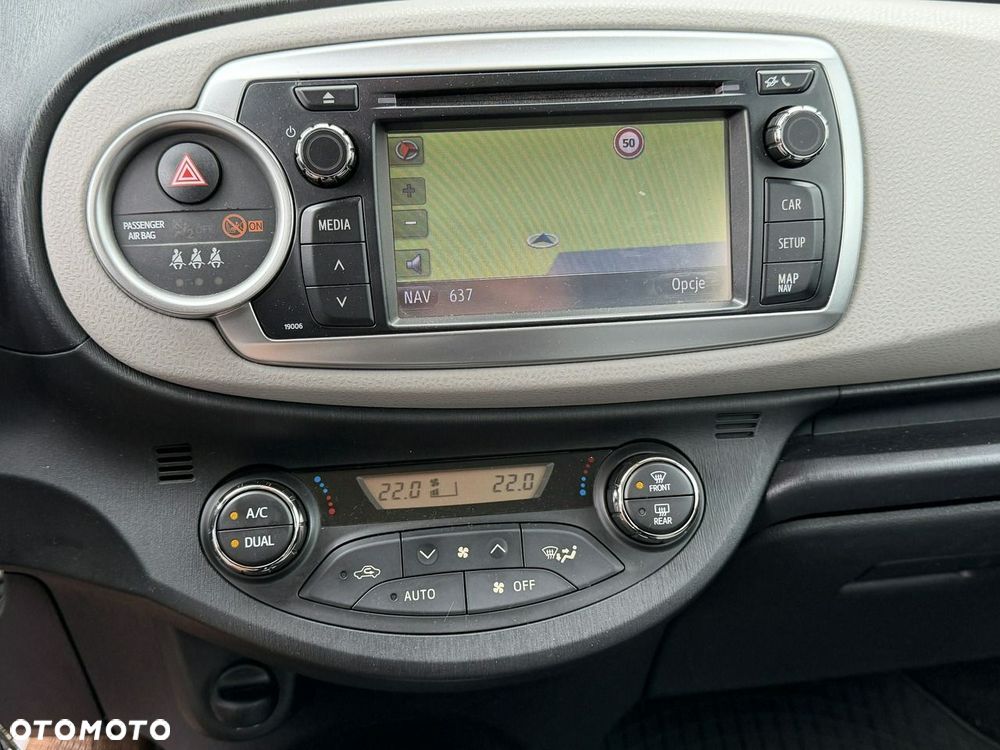 Toyota Yaris 1.33 Premium EU6 - 17