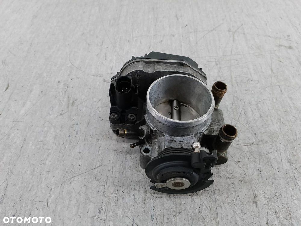 PRZEPUSTNICA AUDI A4 B5 408237212002 1.8 20V - 1