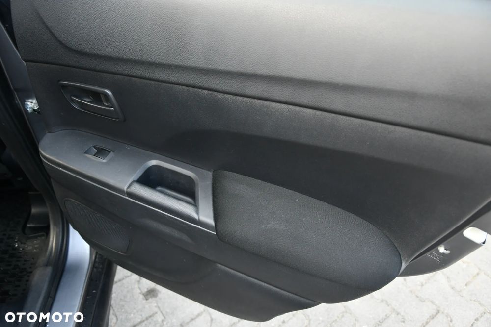 Mitsubishi ASX 1.6 Inform - 21