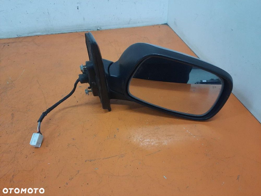 TOYOTA COROLLA  E12 01-04 LUSTERKO PRAWE ZEWNĘTRZNE E11015440 8Q3 - 8