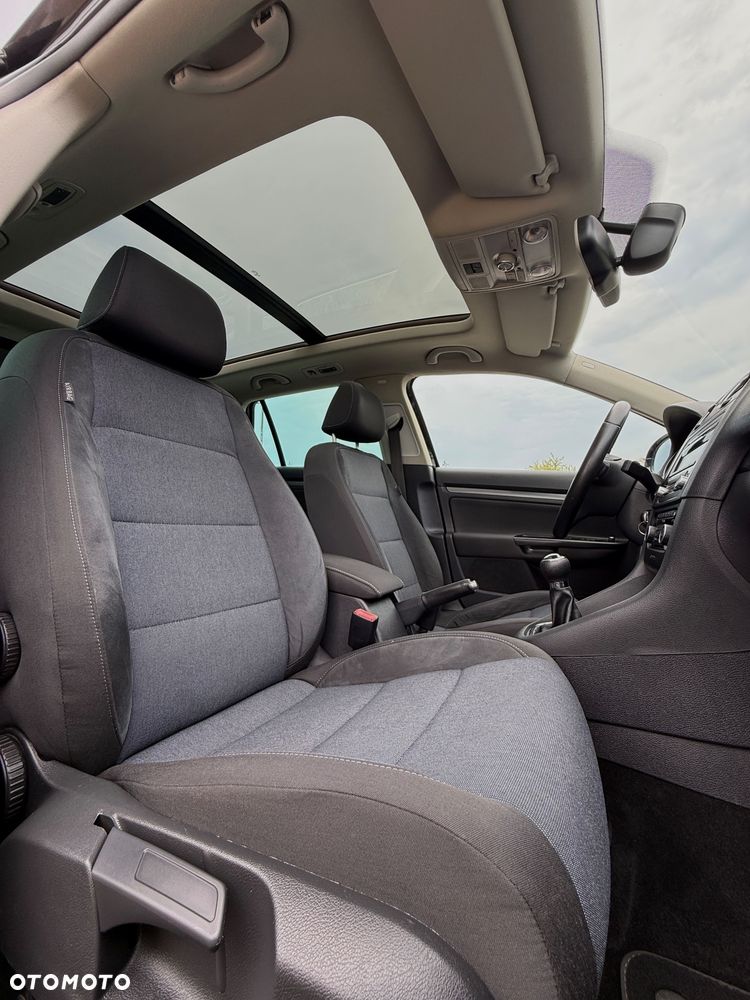 Volkswagen Golf 1.6 TDI DPF Style - 29