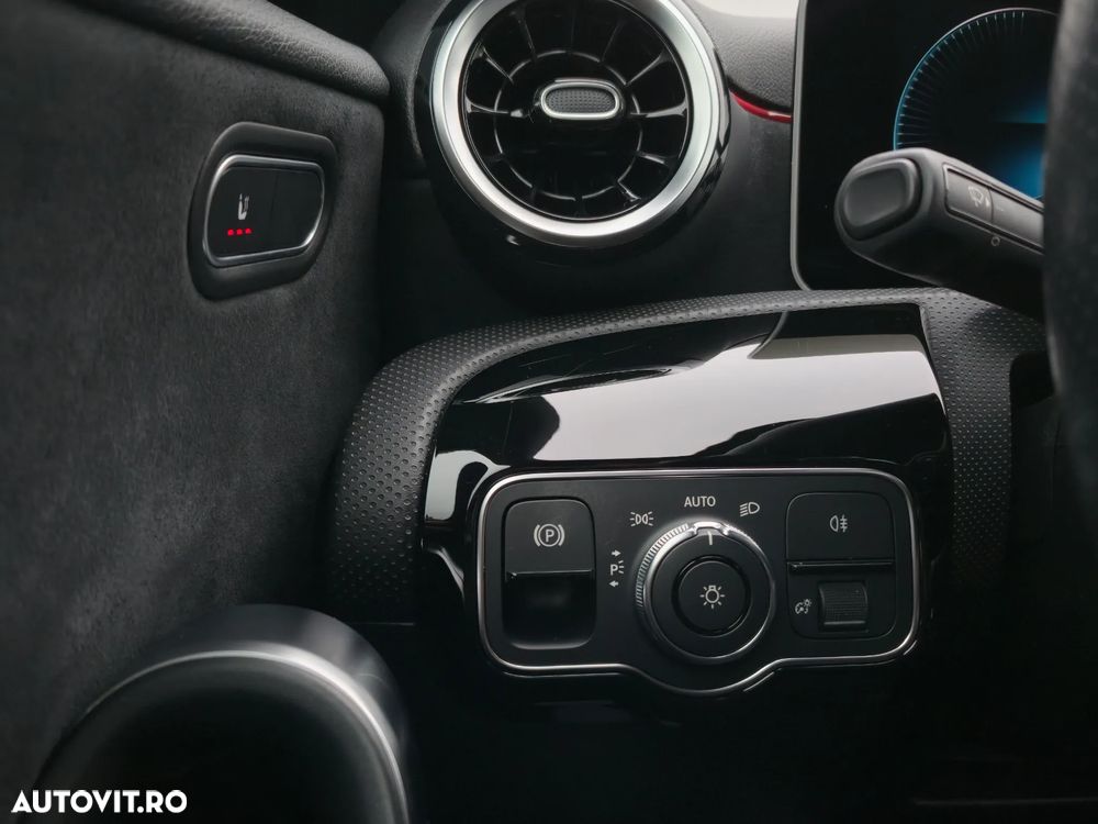 Mercedes-Benz A 200 7G-DCT AMG Line - 21