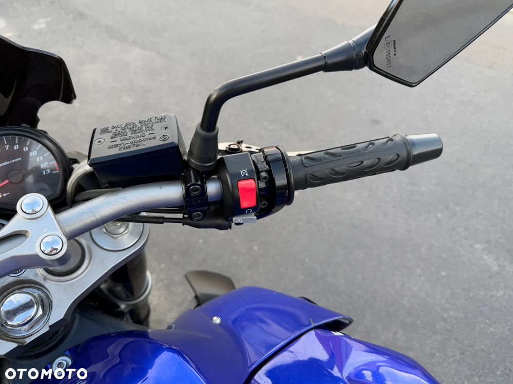 Yamaha FZ - 12