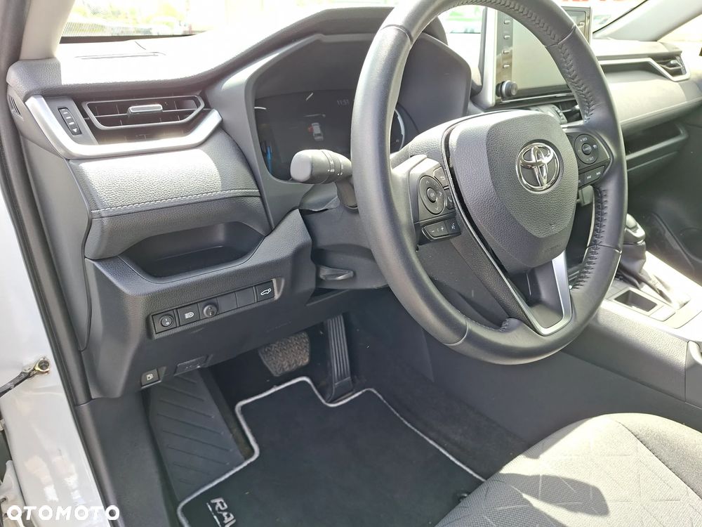 Toyota RAV4 - 11