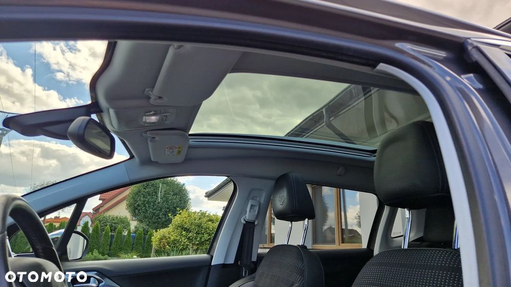 Peugeot 2008 1.6 BlueHDi Allure S&S - 21