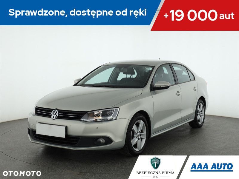 Volkswagen Jetta - 1