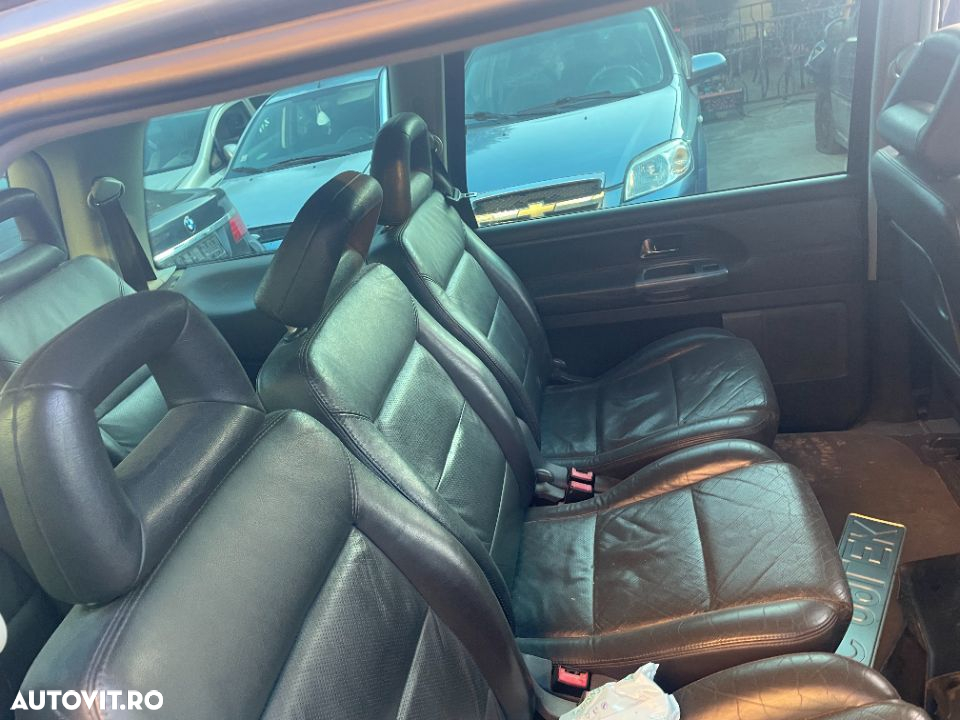 Dezmembram Ford Galaxy an fabr 2002 1.9 AUY - 3