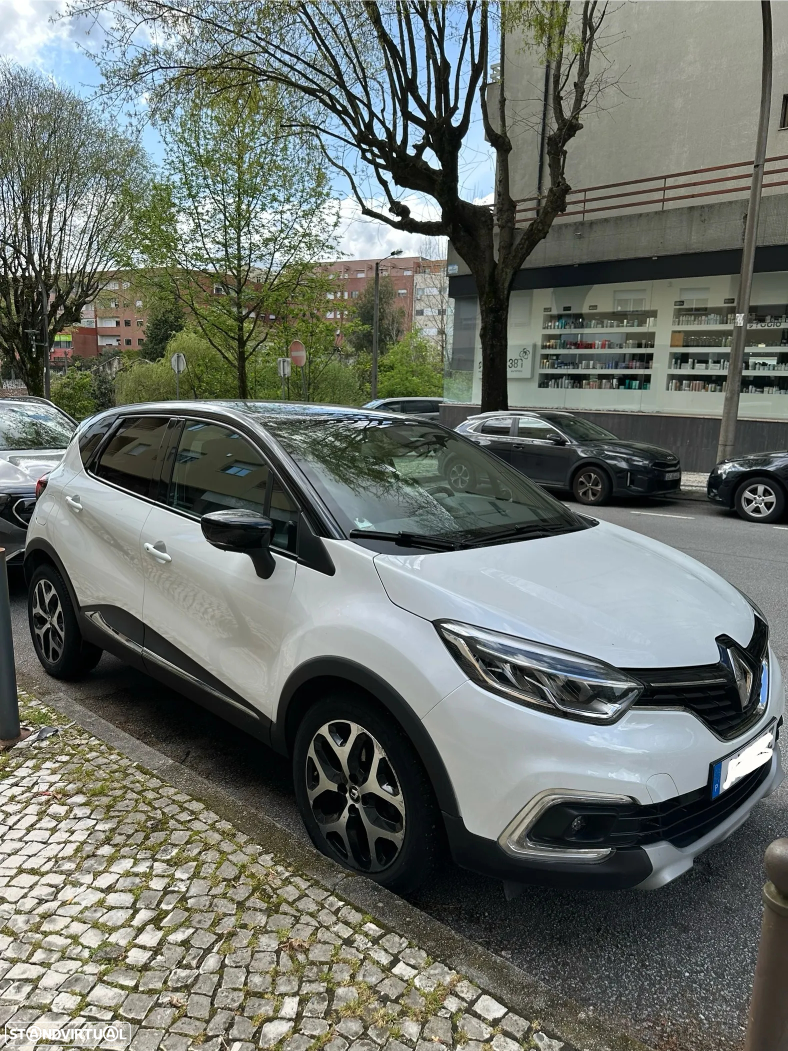 Renault Captur 1.5 dCi Exclusive EDC - 10
