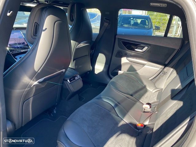 Mercedes-Benz EQE 300 - 11