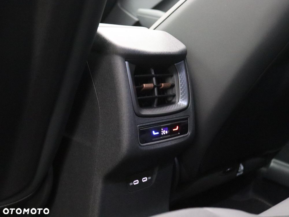 Cupra Terramar 1.5 e-Hybrid DSG - 25